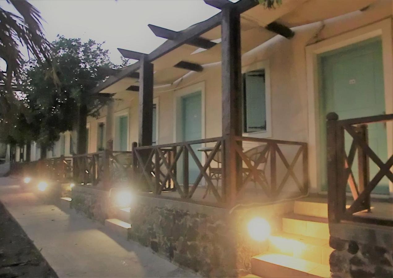 Santorini Camping & Hostel 费拉 外观 照片