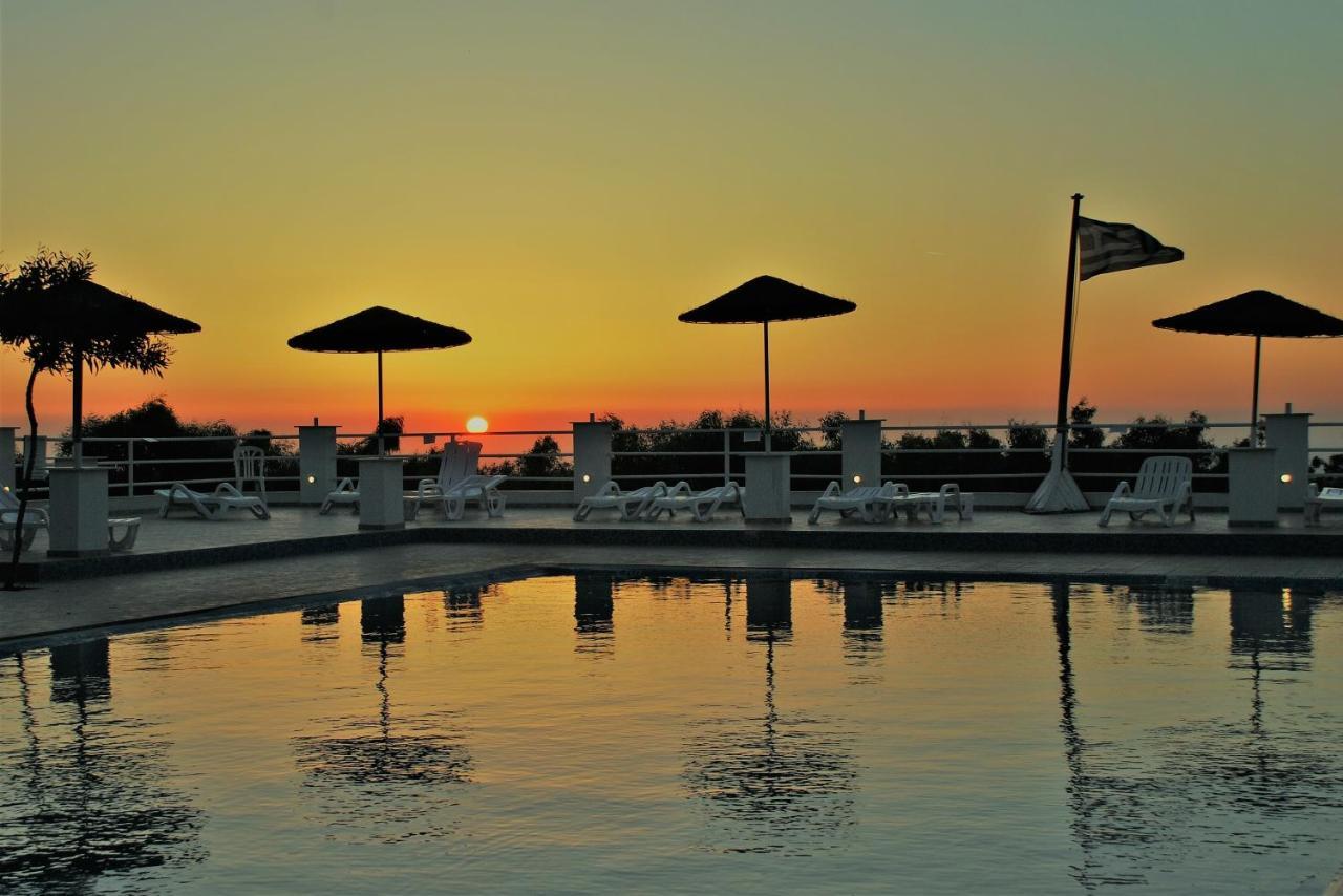 Santorini Camping & Hostel 费拉 外观 照片